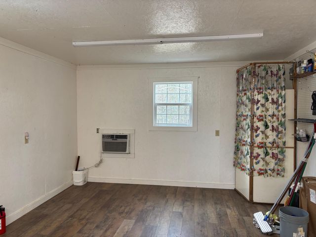 2500 Dorough Rd, Karnack, TX 75661