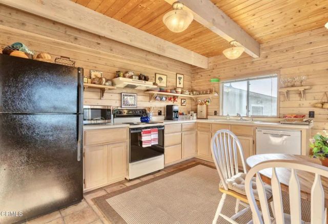 45603 South Caspar Drive, Mendocino, CA 95460