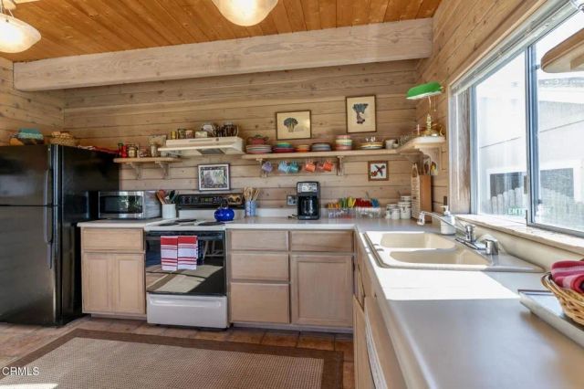 45603 South Caspar Drive, Mendocino, CA 95460