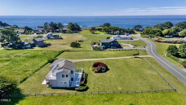 45603 South Caspar Drive, Mendocino, CA 95460