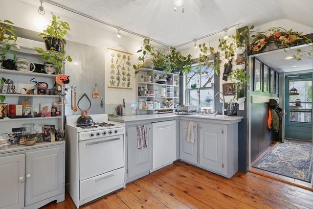 16 Evans Road 2, Marblehead, MA 01945