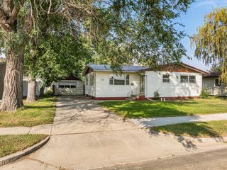 1507 2nd Ave E, Williston, ND 58801
