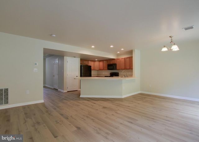 630 GLENBROOK DR, Harrisburg, PA 17110
