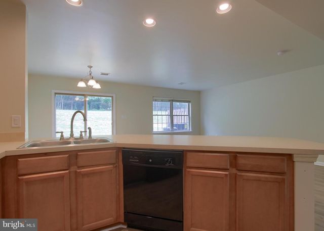 630 GLENBROOK DR, Harrisburg, PA 17110
