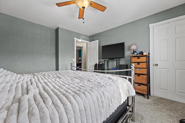 809 Ridgeway DRIVE, Pewaukee, WI 53072