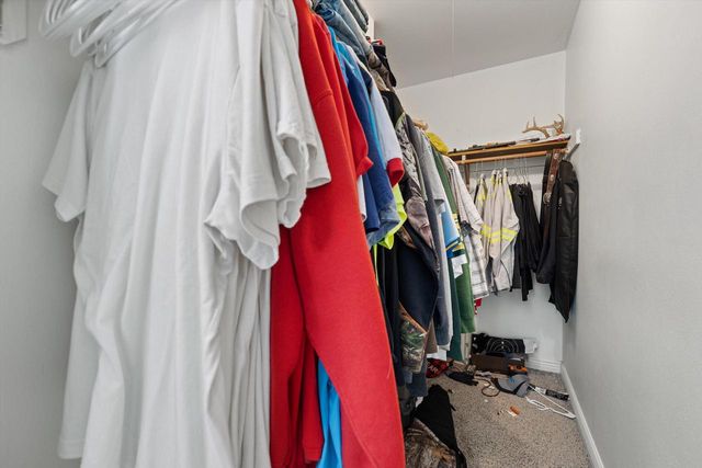 809 Ridgeway DRIVE, Pewaukee, WI 53072