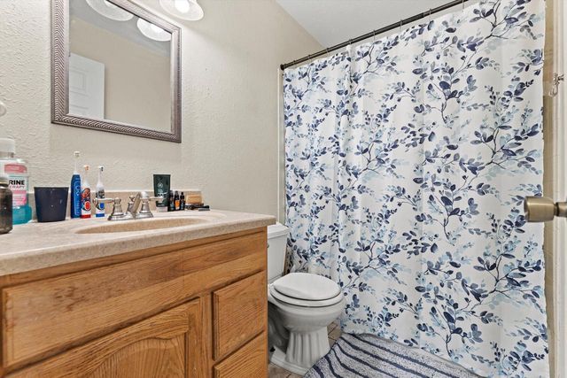 809 Ridgeway DRIVE, Pewaukee, WI 53072