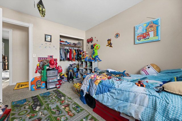 809 Ridgeway DRIVE, Pewaukee, WI 53072