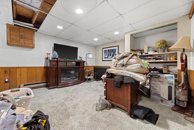 809 Ridgeway DRIVE, Pewaukee, WI 53072