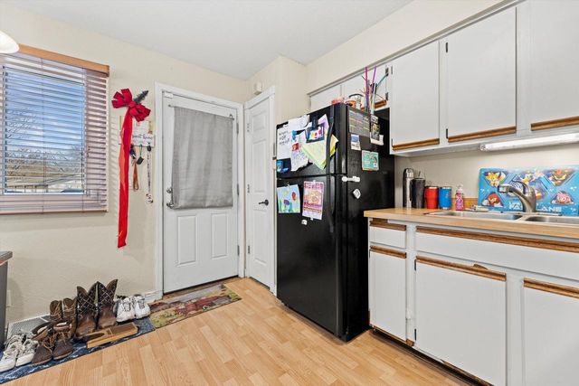 809 Ridgeway DRIVE, Pewaukee, WI 53072