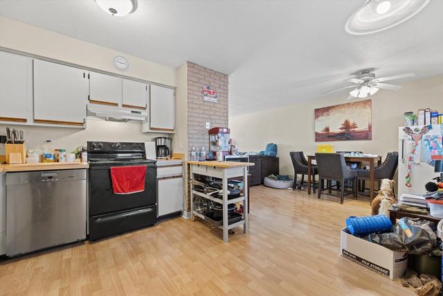 809 Ridgeway DRIVE, Pewaukee, WI 53072