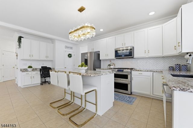 918 Timberline Dr, Jefferson Twp., NJ 07849