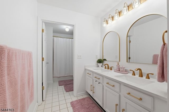 918 Timberline Dr, Jefferson Twp., NJ 07849