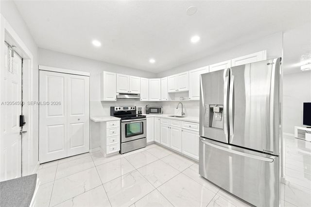 5632 SW 36th Ct, West Park, FL 33023