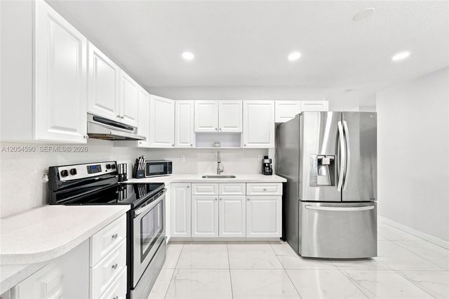 5632 SW 36th Ct, West Park, FL 33023
