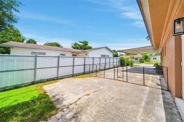 5632 SW 36th Ct, West Park, FL 33023