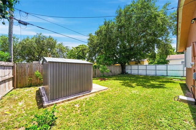 5632 SW 36th Ct, West Park, FL 33023