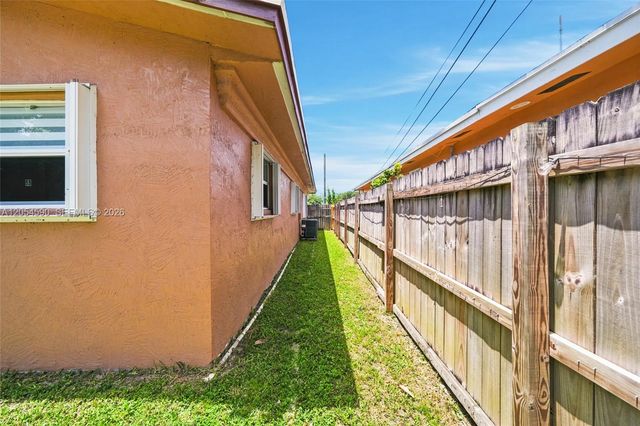 5632 SW 36th Ct, West Park, FL 33023