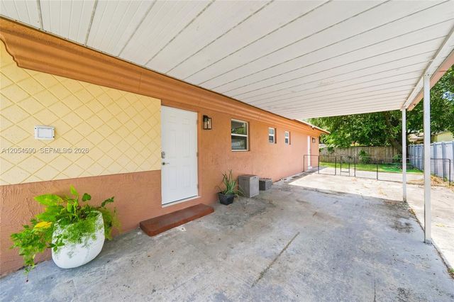 5632 SW 36th Ct, West Park, FL 33023