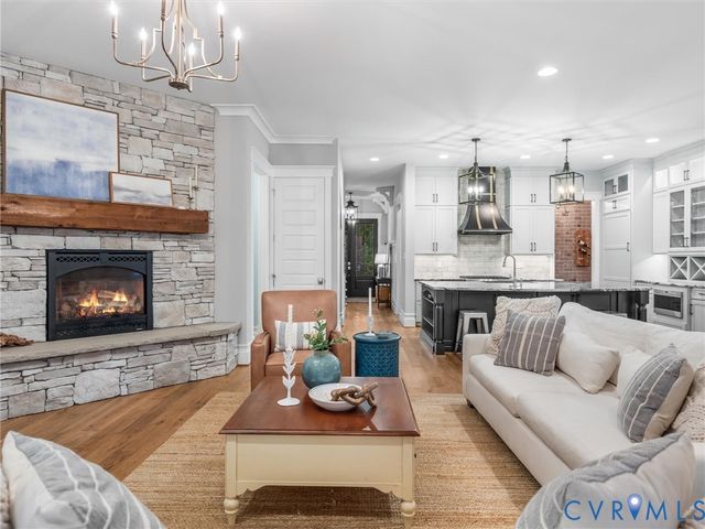 1719 Tulip Hill Dr, Midlothian, VA 23112