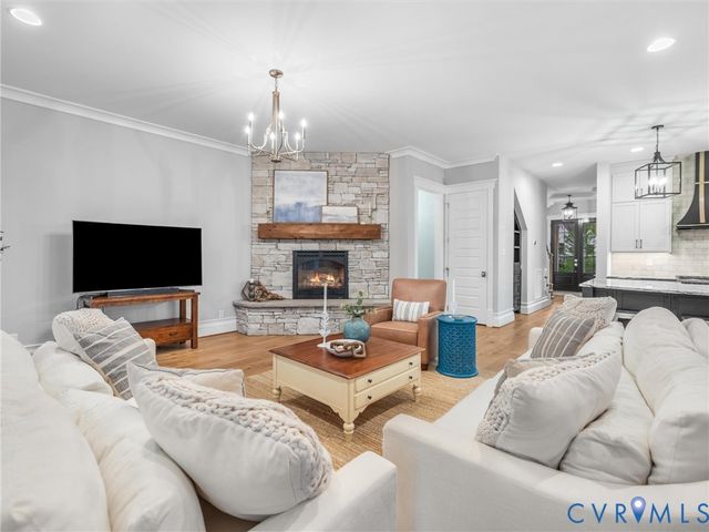 1719 Tulip Hill Dr, Midlothian, VA 23112