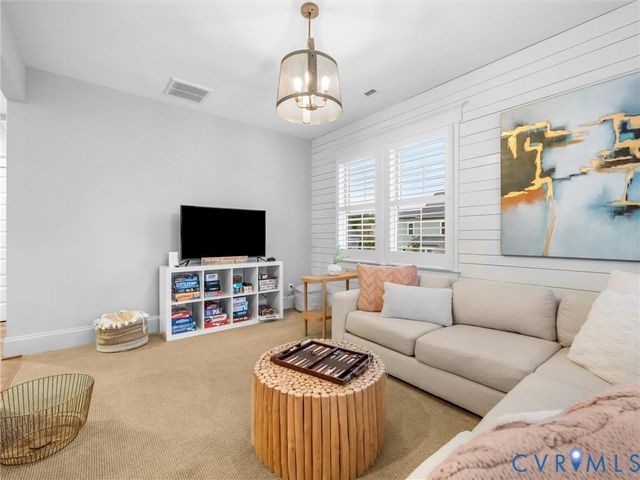 1719 Tulip Hill Dr, Midlothian, VA 23112