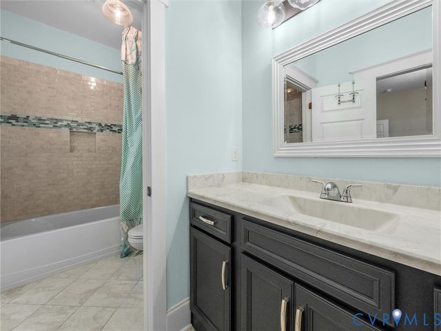 1719 Tulip Hill Dr, Midlothian, VA 23112