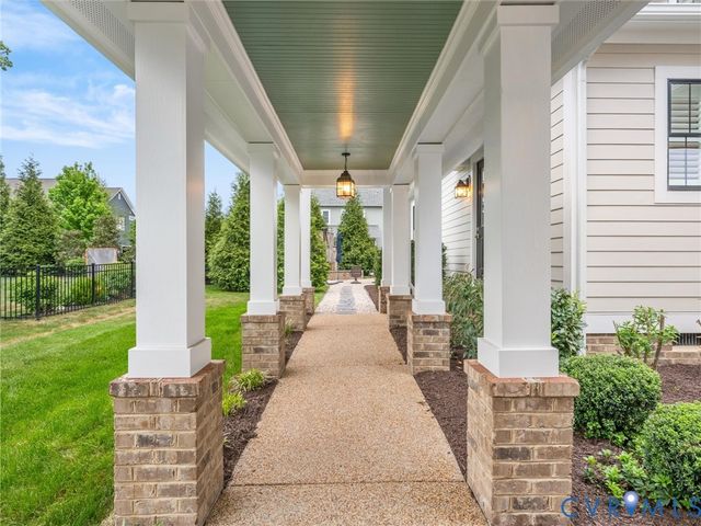 1719 Tulip Hill Dr, Midlothian, VA 23112
