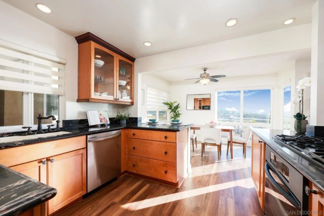 234 Turf View Dr, Solana Beach, CA 92075