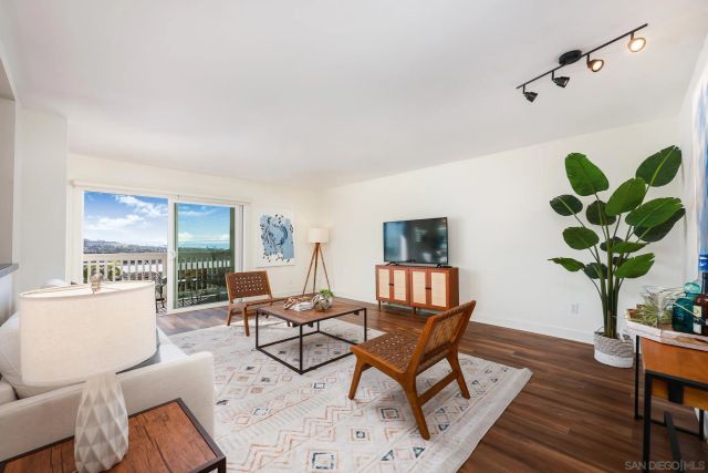 234 Turf View Dr, Solana Beach, CA 92075