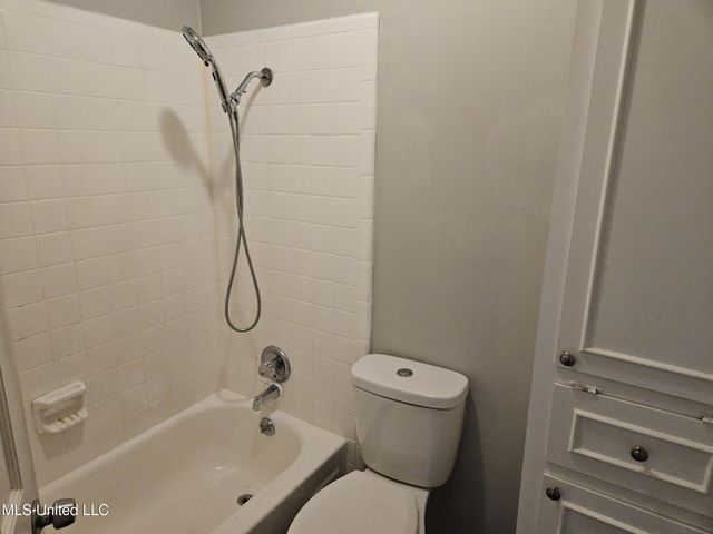 1431 Tracewood Drive, Jackson, MS 39211