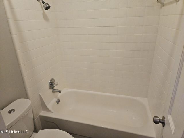 1431 Tracewood Drive, Jackson, MS 39211