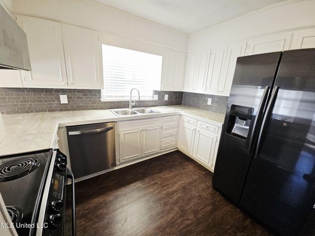 1431 Tracewood Drive, Jackson, MS 39211