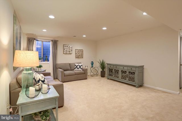 4133 SECRETARIAT ST, Harrisburg, PA 17112