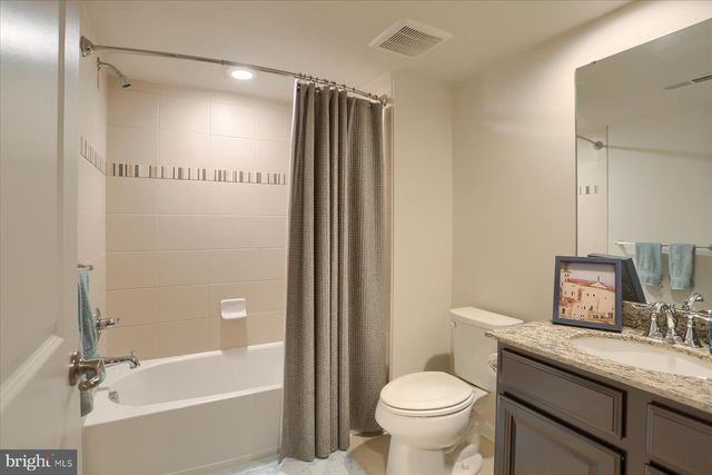 4133 SECRETARIAT ST, Harrisburg, PA 17112