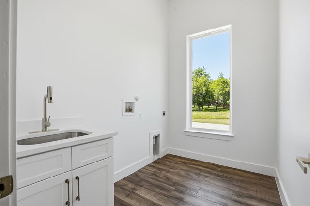 2304 Candlestick Drive, Granbury, TX 76049