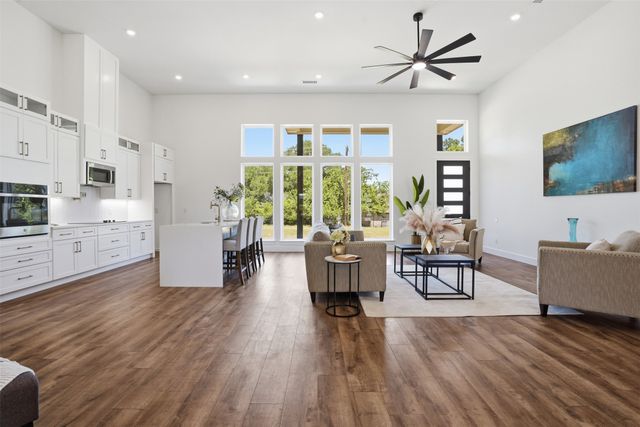 2304 Candlestick Drive, Granbury, TX 76049