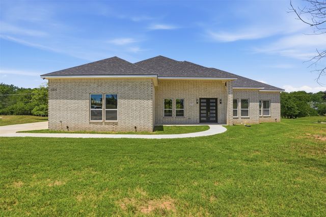 2304 Candlestick Drive, Granbury, TX 76049