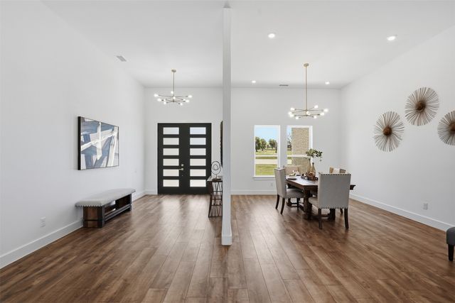 2304 Candlestick Drive, Granbury, TX 76049