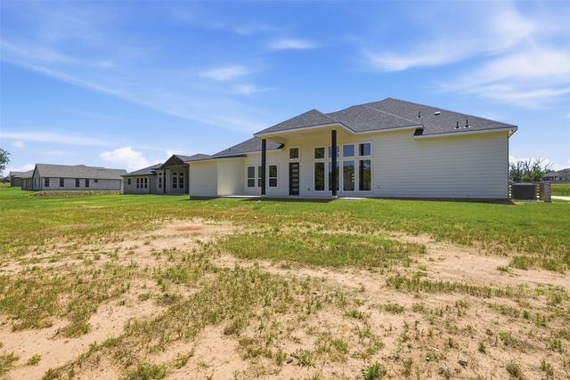 2304 Candlestick Drive, Granbury, TX 76049