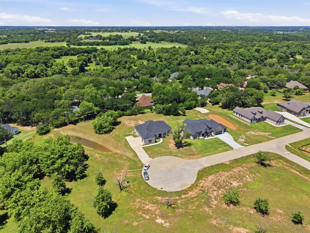 2304 Candlestick Drive, Granbury, TX 76049