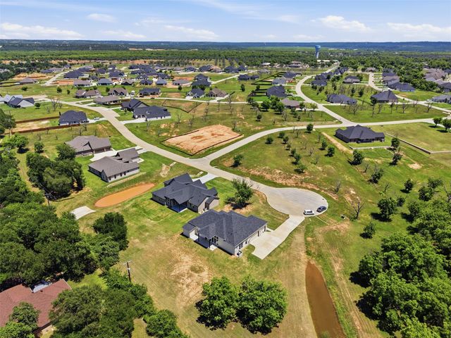 2304 Candlestick Drive, Granbury, TX 76049