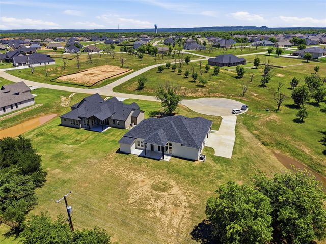 2304 Candlestick Drive, Granbury, TX 76049