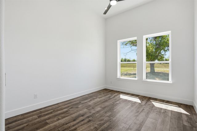 2304 Candlestick Drive, Granbury, TX 76049