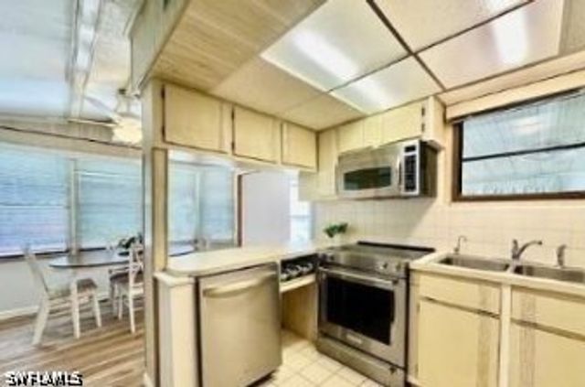 5 Bass LN 5, Naples, FL 34114