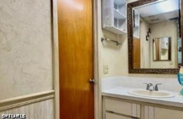 5 Bass LN 5, Naples, FL 34114