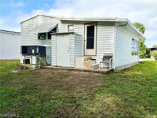 5 Bass LN 5, Naples, FL 34114