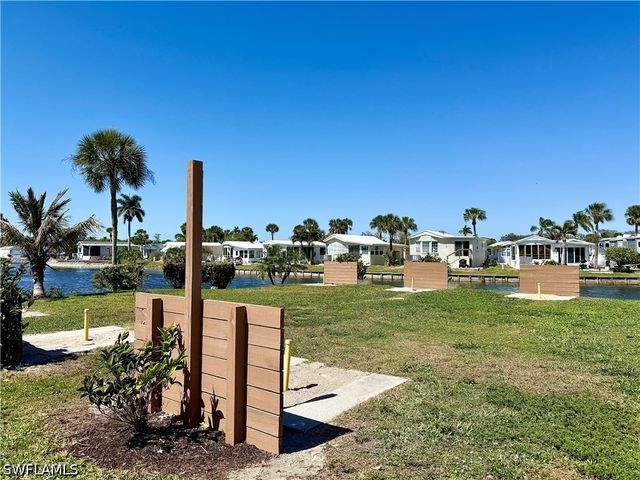 5 Bass LN 5, Naples, FL 34114