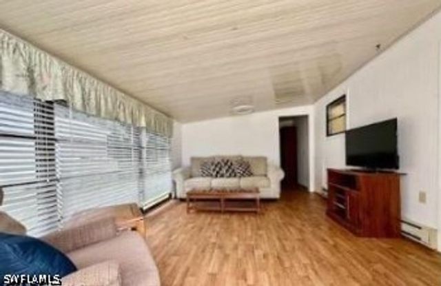5 Bass LN 5, Naples, FL 34114