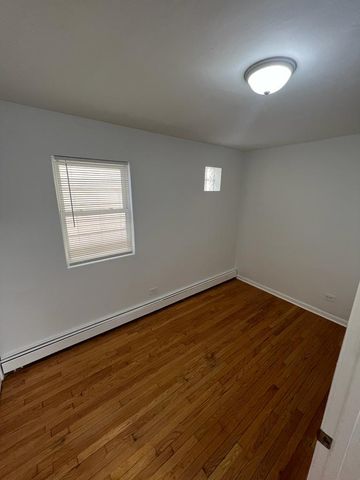 8734 S Escanaba Avenue, Chicago, IL 60617